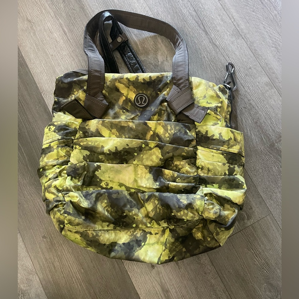 Lululemon Duffel Gym Tote Bag RARE print